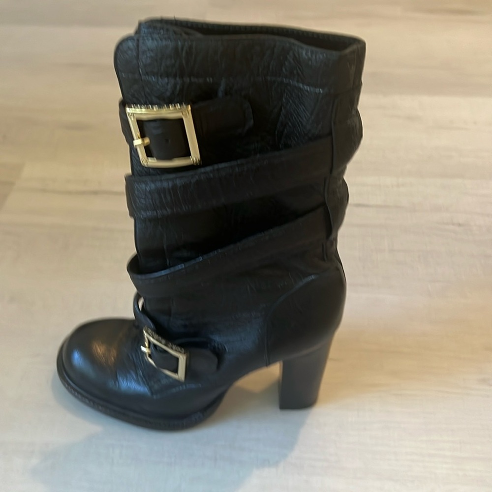 TORY BURCH MID CALF MOTO BOOT.          Size 7